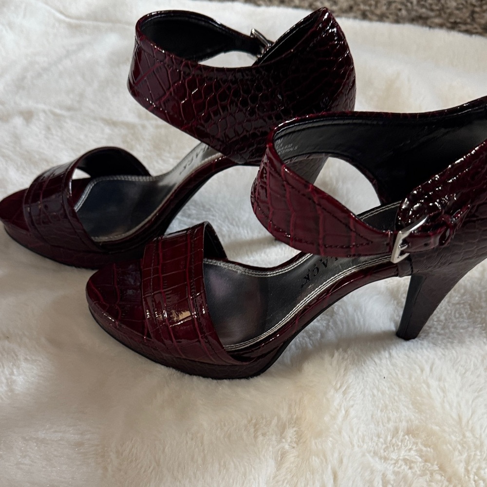 White House Black Market Paula Dark Red Textured Heels